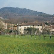 Casa Quattrocentesca tra i ciliegi (Gianluca Mastrangelo)