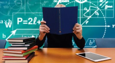Scuola - libro - studente Scuola - libro - studente